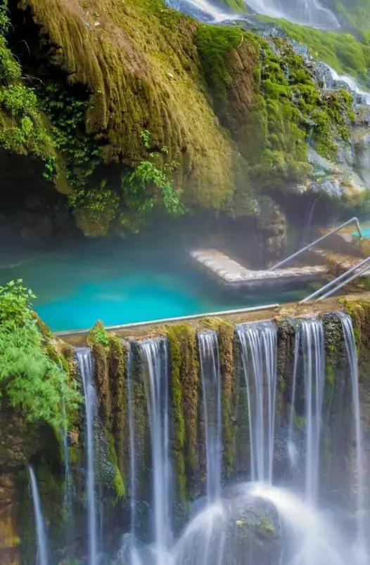 抖音上瞬间四百万加赞的温泉瀑布,你真的不想