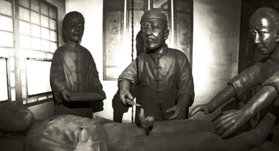 揭秘李莲英,魏忠贤等人净身的全过程,成为太监远比你想象中的难