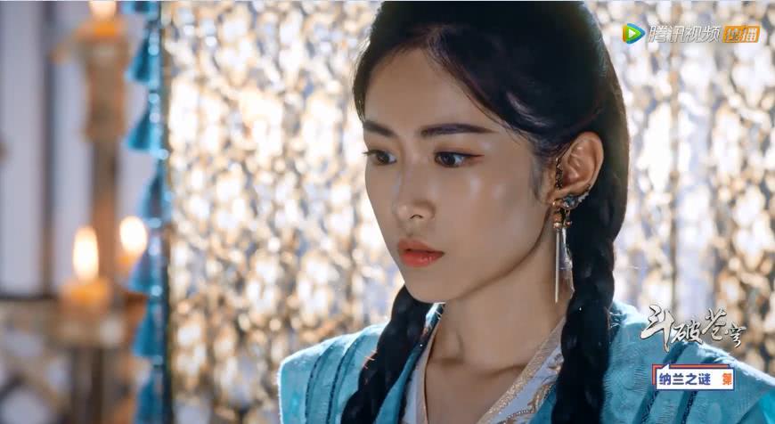 斗破苍穹萧炎和纳兰嫣然还用三年之约萧炎用力点能捏死对方