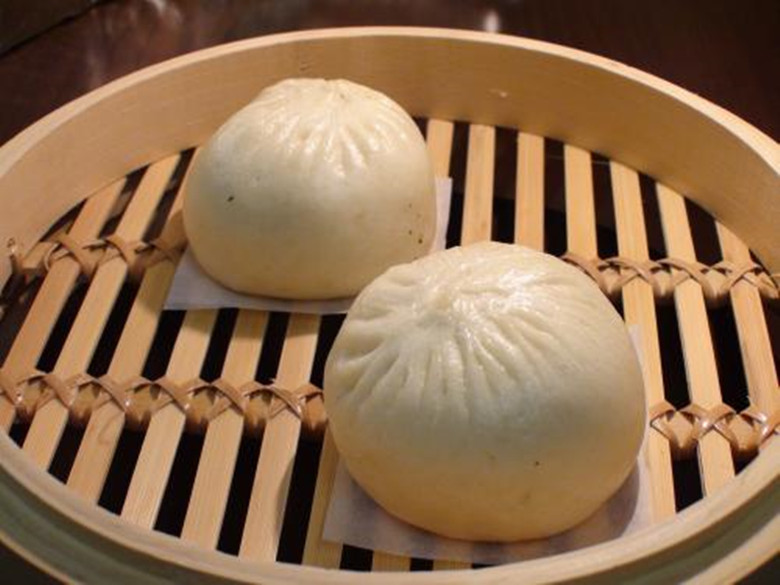 今天做一个超好吃的包子黄花白菌鲜肉包