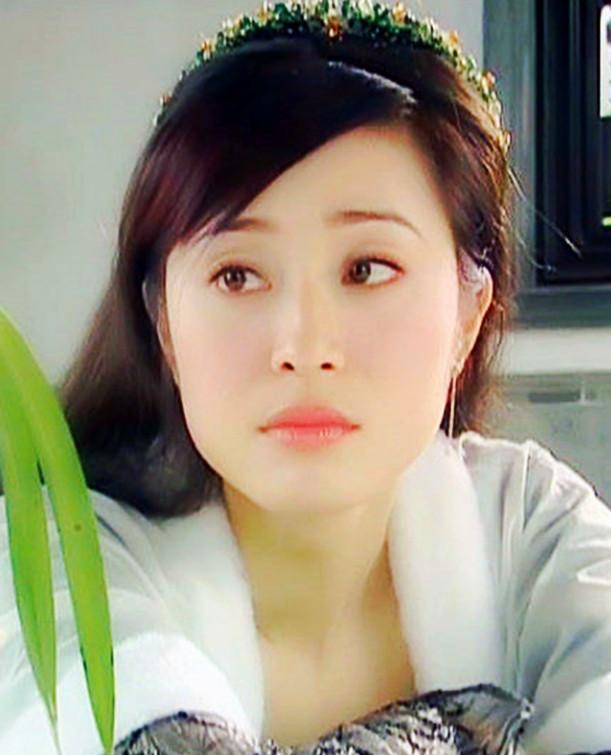 《水月洞天》中的尹天雪, 冰雪聪明, 圣洁而孤独!