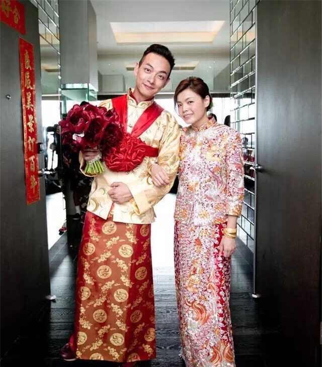 骆保雯也不是艺人,却从事着跟艺人息息相关的职业——助理,至于她的