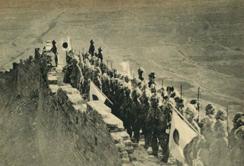 一组泛黄的相片记录平型关大捷最后那张琳琅满目