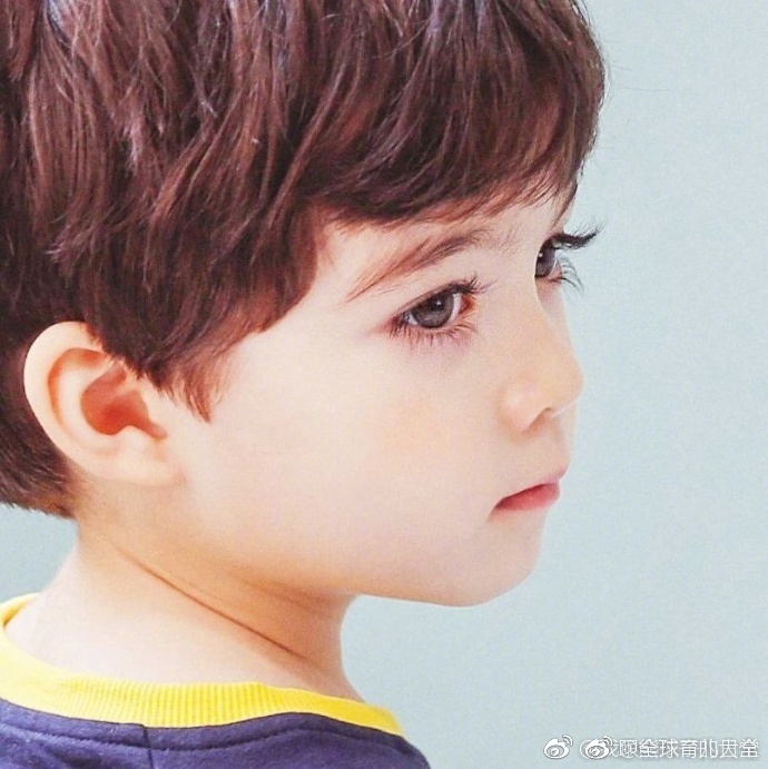 来自韩国的4岁混血宝宝cooper,这颜值直接赢到了终点线啊