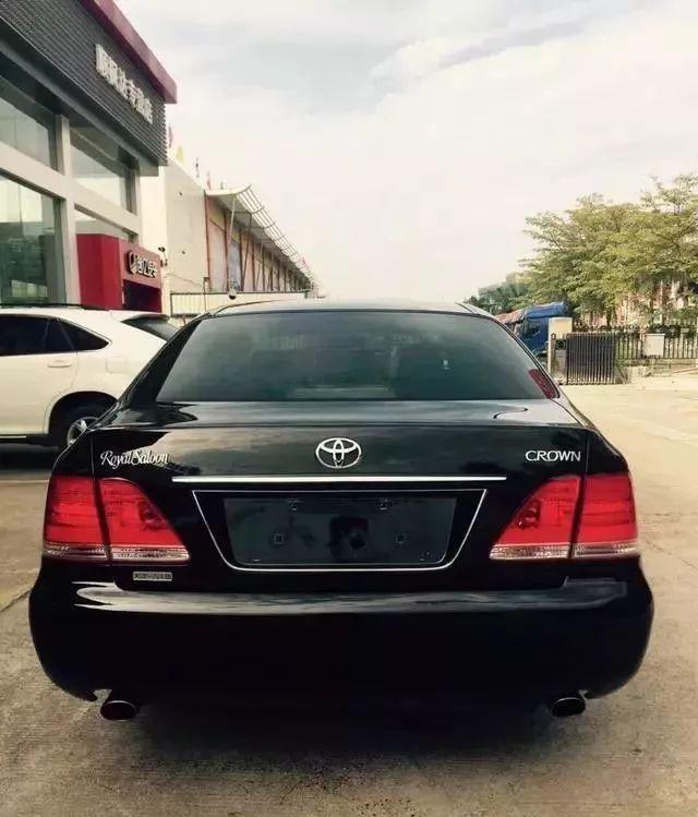 90后小伙入手二手老皇冠,这个价位,这个车况,值了!