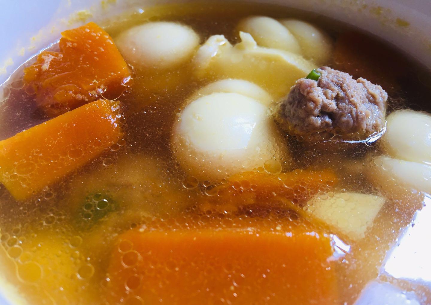 一道最适合秋天饮用的汤:南瓜丸子蛋肠汤,推荐给大家!