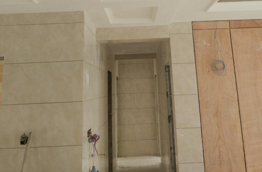 到了潮湿天气,瓷砖表面还会源源不断的留出水了,为此这样做一点都不