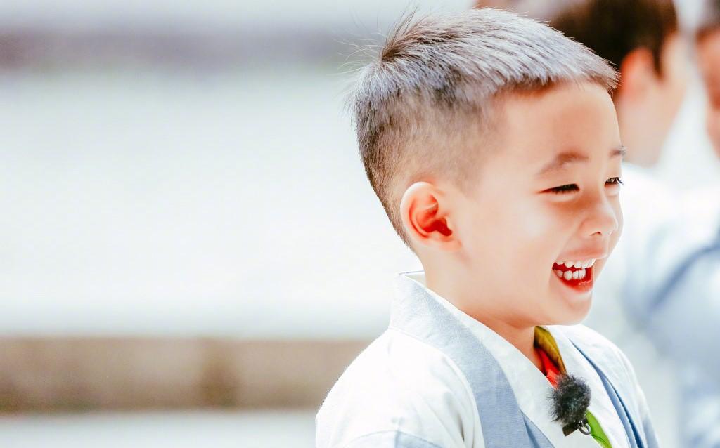 应采儿曝儿子jasper真实性格: 他其实没有那么温柔!