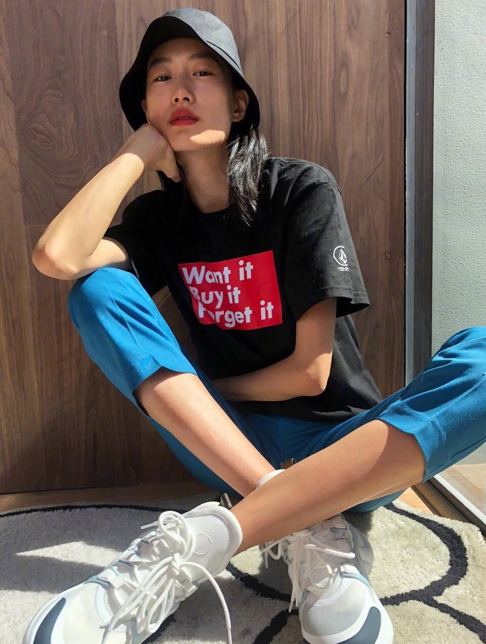 陈冠希的老婆秦舒培拍素颜写真一般人不敢尝试忒像个男人了