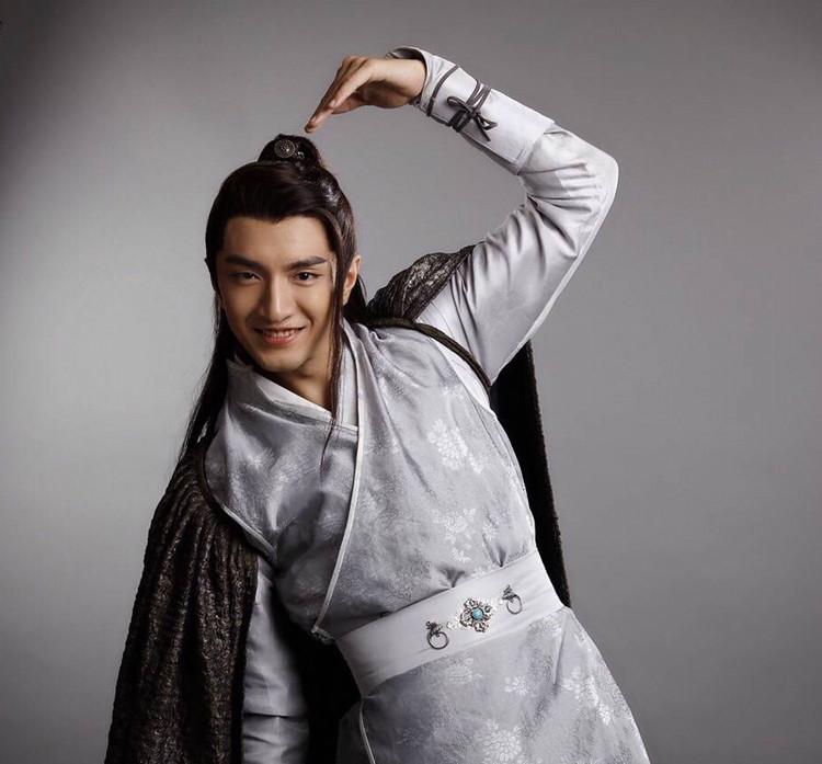 金瀚反派洗白,调侃说自己不能笑,一笑就没眼睛,果真是