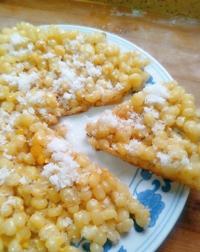 香甜酥脆的黄金玉米烙,做法非常简单,大人孩子都爱吃!