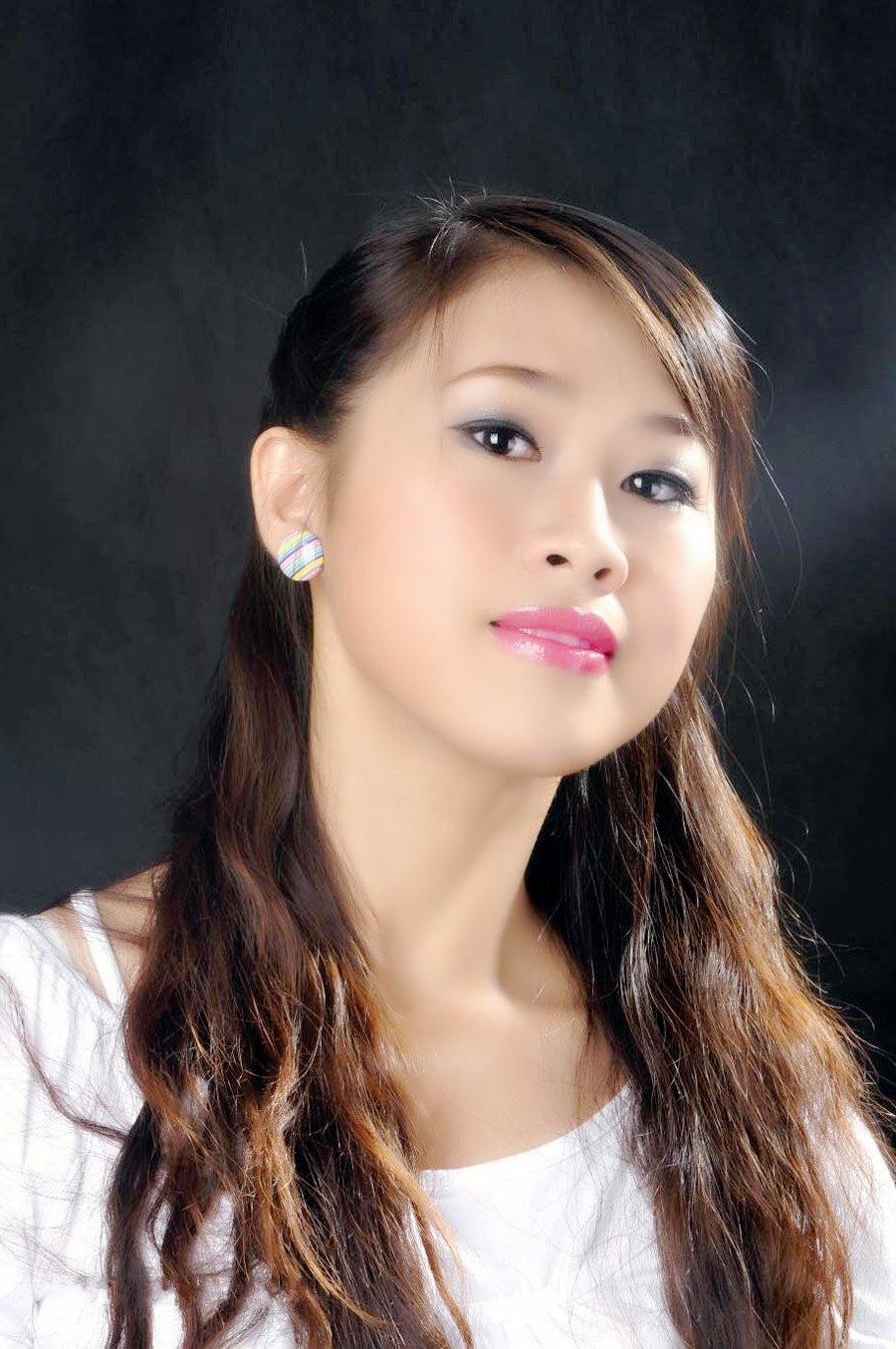 一个温柔美丽笑容怡人的清秀女子