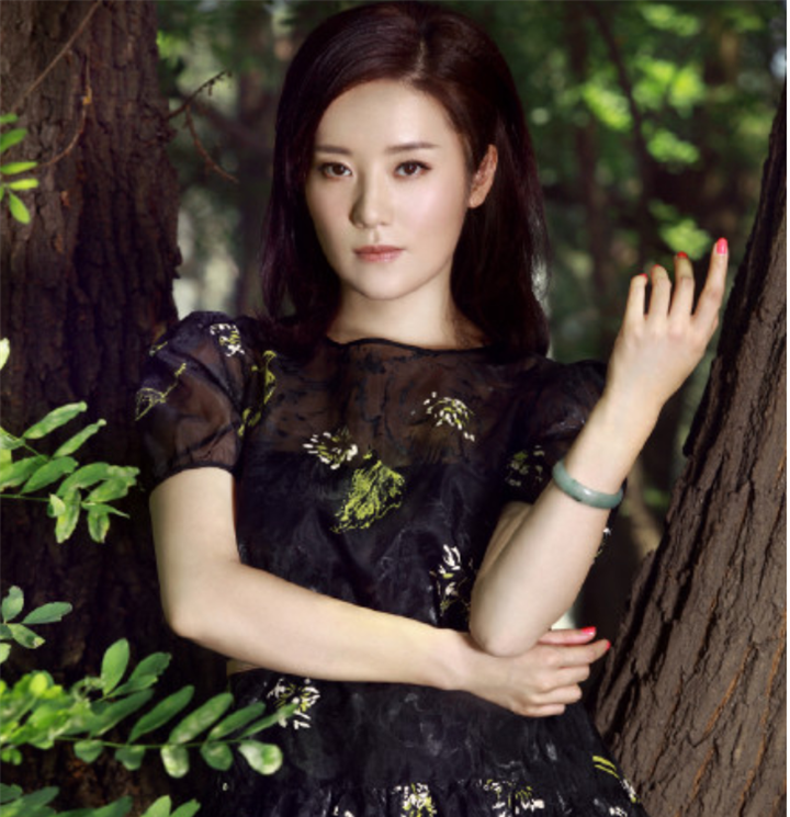 张彤,复古迷情,玲珑有致的身材太妖