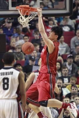 六年前他被王哲林打爆!如今23岁年薪2100万美