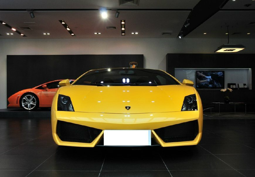 长得比黄渤丑身高比郭敬明还矮却有貌美女朋友坐拥兰博