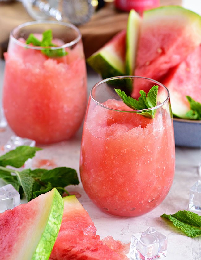 教你这样做西瓜葡萄酒沙冰,解渴消暑又营养,10个西瓜也不够喝