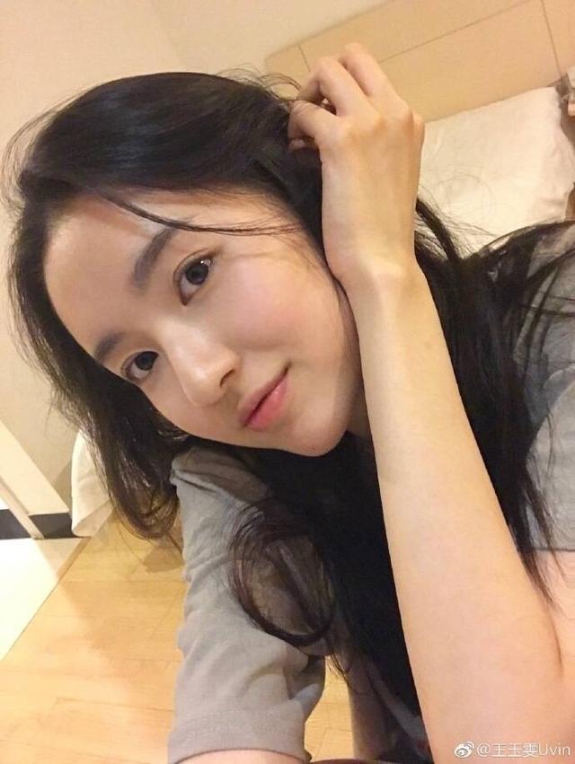 李易峰微电影的女主,刘昊然哥们,刚出道就能演郑爽情敌