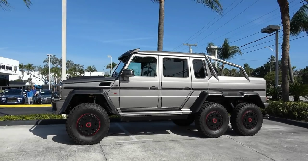 实拍奔驰六轮皮卡车网友这车估计一辈子拉不上货