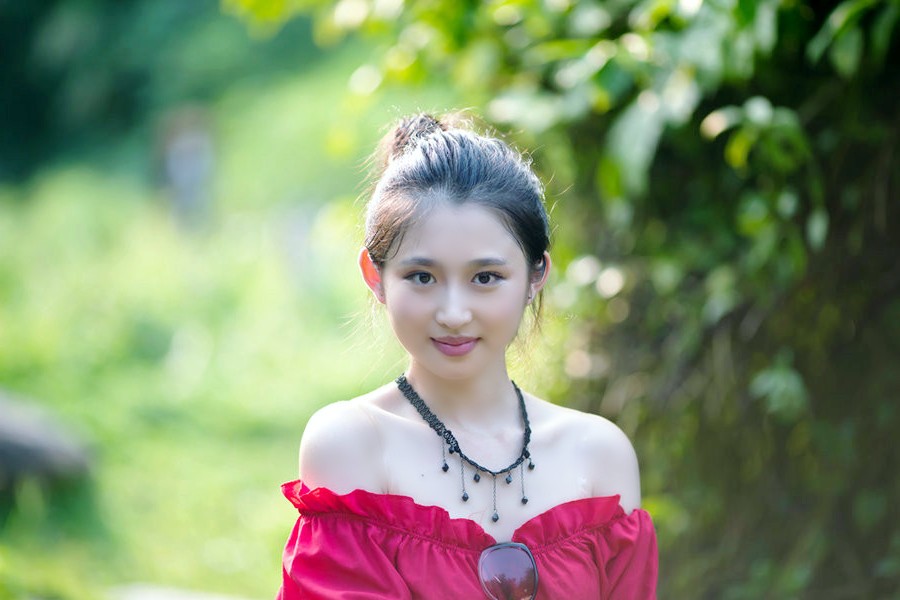 人像摄影(清秀美丽的裙装姑娘)