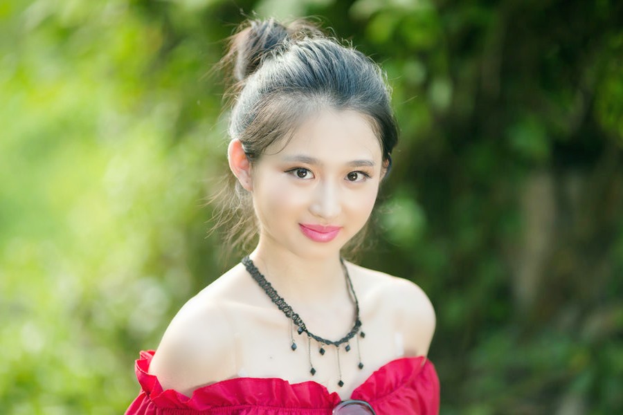 人像摄影(清秀美丽的裙装姑娘)