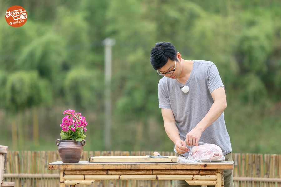 《向往的生活》王迅爆爆米花吓飞"彩灯" 蘑菇屋"h4"阅读来信