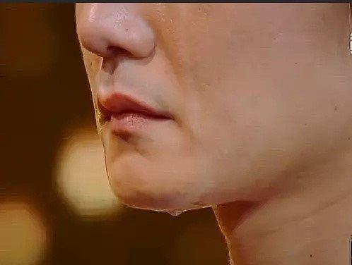 尹正擦的是黑粉吧哭出了泪痕网友尹正皮肤太白了