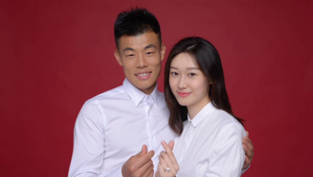 长春亚泰球员谭龙的新婚妻子,毕业于纽卡斯尔