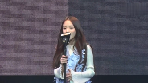 林彦俊黑马逆袭出道下跪亲吻舞台,台下王思聪