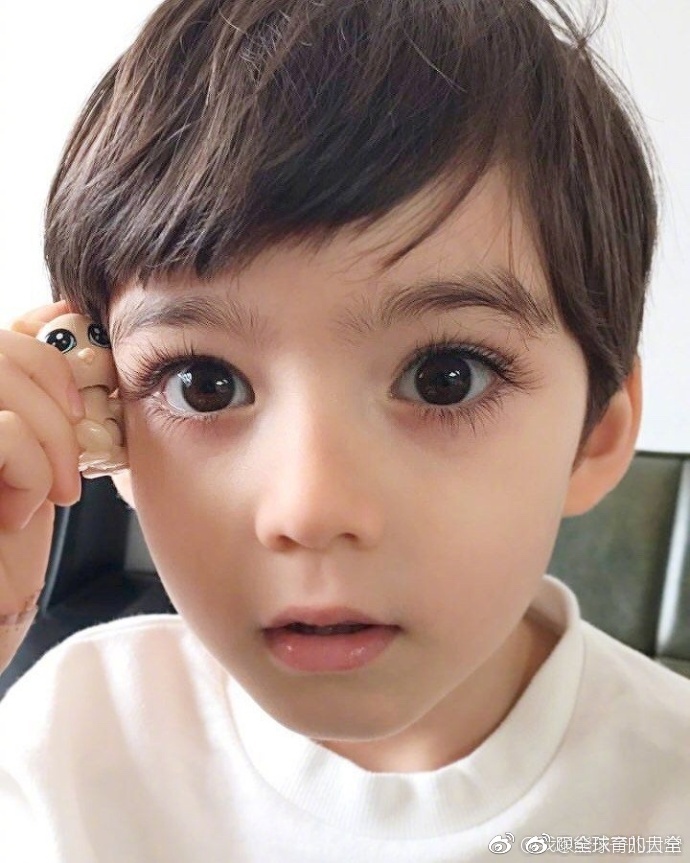 来自韩国的4岁混血宝宝cooper,这颜值直接赢到了终点线啊