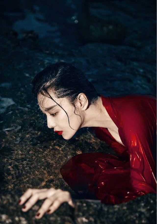 张馨予: 离开了娱乐圈我还可以用双手吃饭, 而你不能!