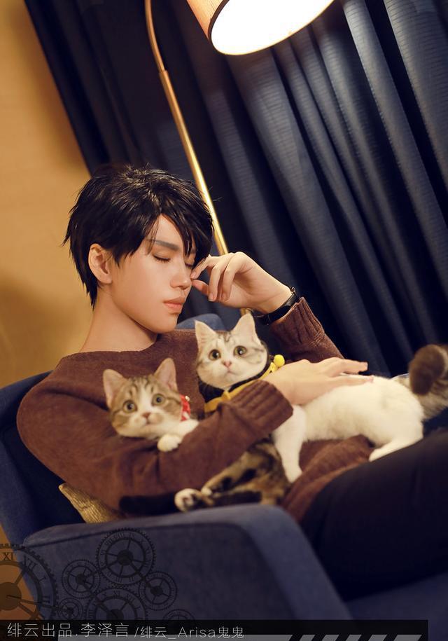 恋与制作人:李泽言同人cos,妹子帅起来没男人事系列!