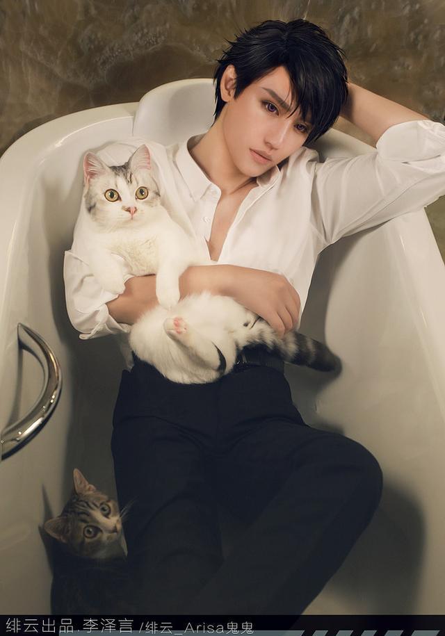 李泽言同人cos,妹子帅起来没男人事系列.cn:coser鬼鬼缨