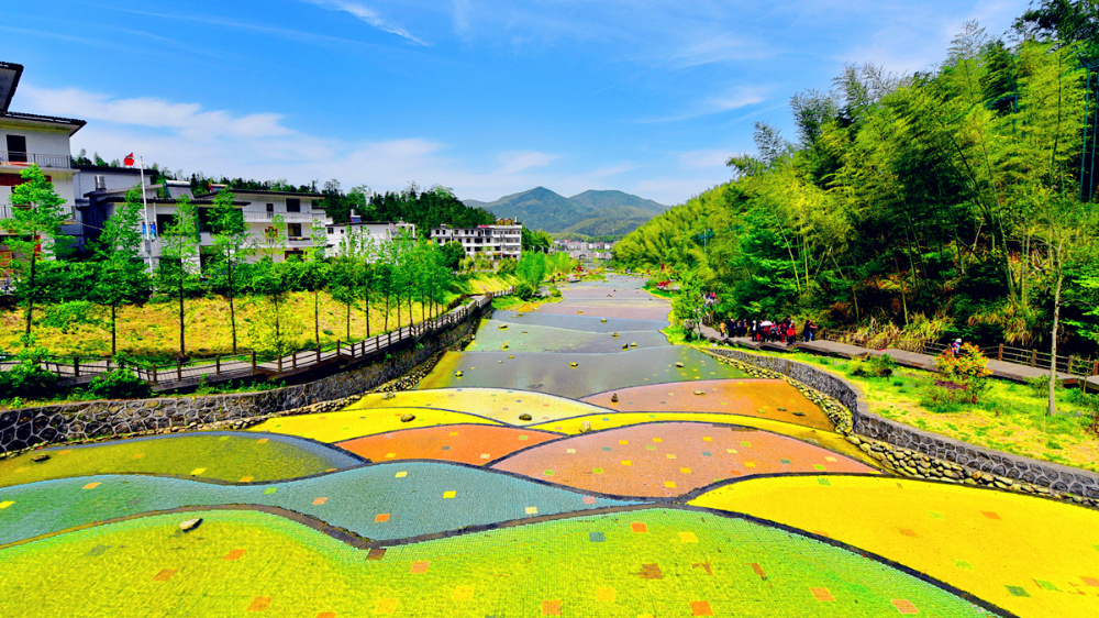 南昌竹海明珠景区,色彩斑斓,被称"大自然的调色盘"!