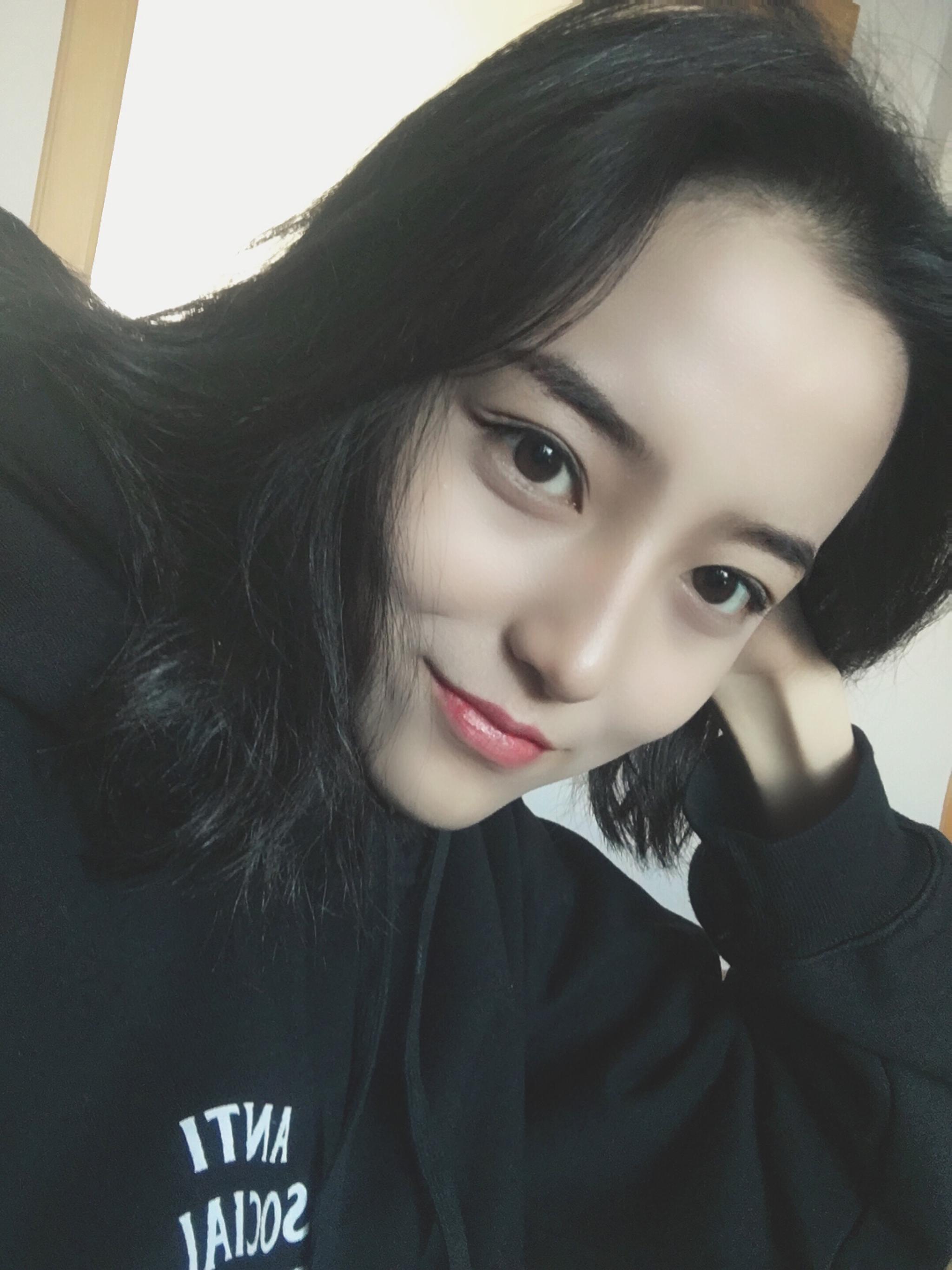 张雅涵 18岁 巨蟹座 身高166cm