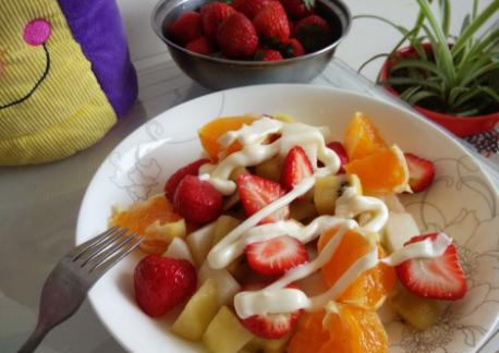 水果总是传统吃?沙拉做起来,营养全面又快捷,味道别样好