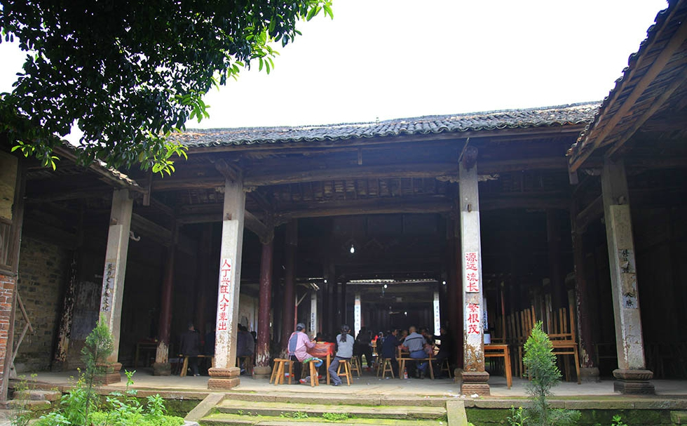 实拍江西丰城瓘山村保存700多年的熊氏家庙