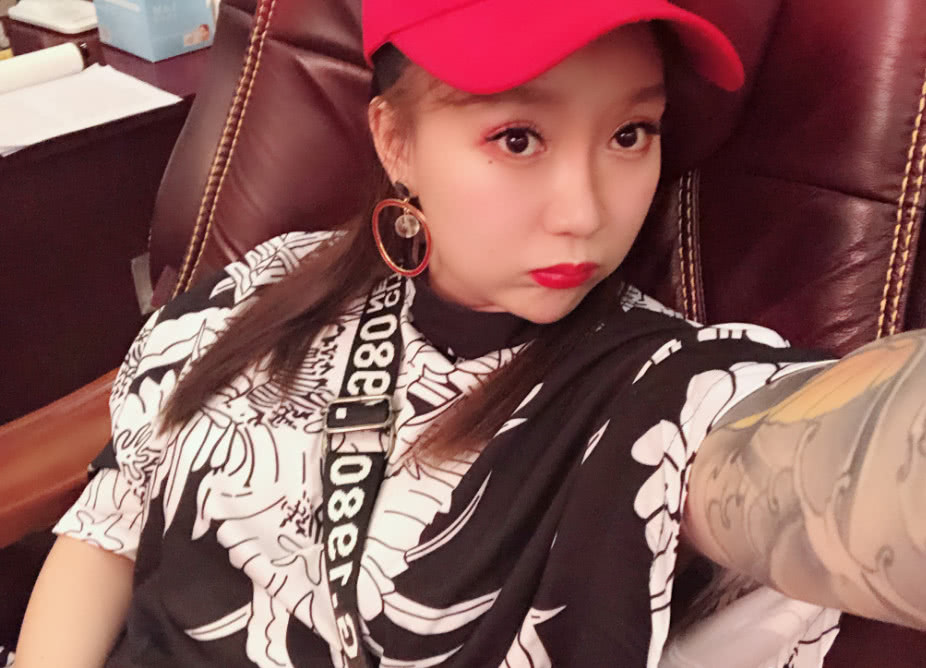 曾经的"快手一姐"如今辉煌已不再,直播12天赔30万