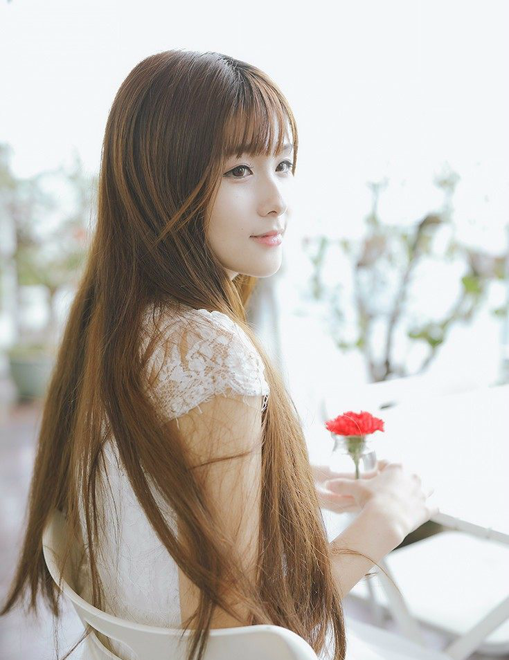 长发飘飘,仙气十足的美少女
