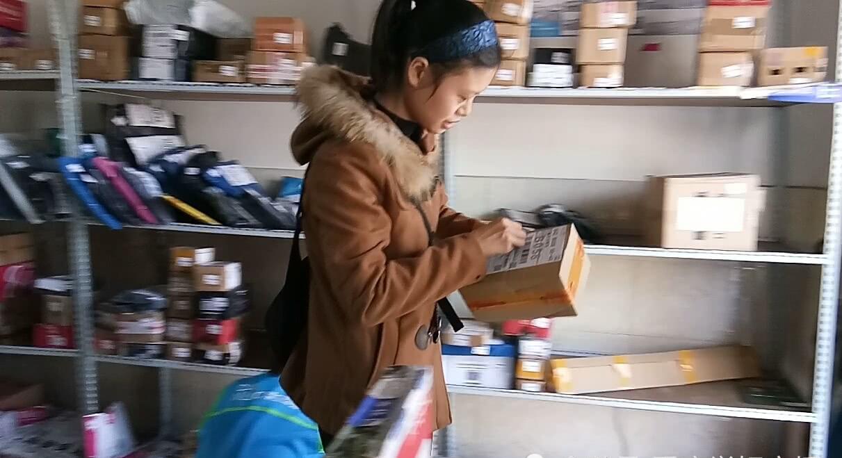 大二女学生身兼数职,同学称她"跑腿女侠"!