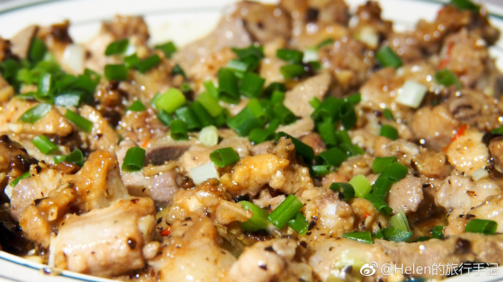 初到黄姚古镇的人都会被这里浓郁的豆豉酱香所吸引