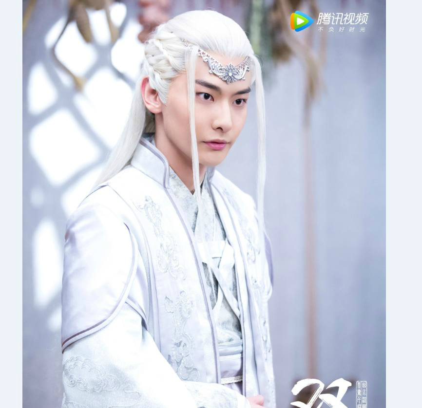 他是双世宠妃的白发皇爷爷和痴情太子这次帅过月七八王爷