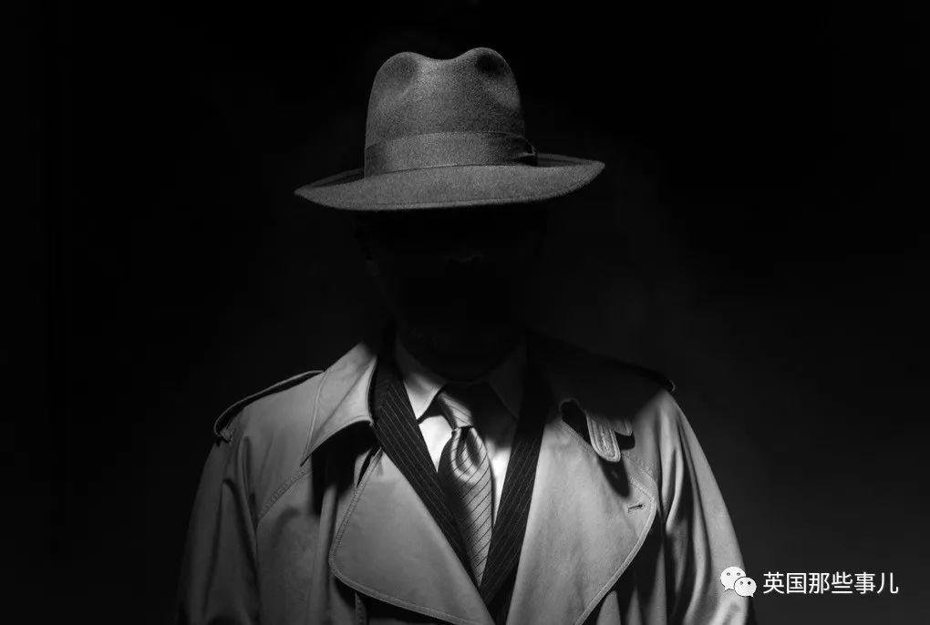 特工们在影视剧里那么万能,真正的间谍看着都超想吐槽.