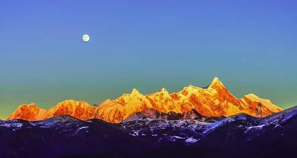中国最美的十大雪山, 四姑娘山仅排第九|四姑娘山|唐古拉山脉|雪山