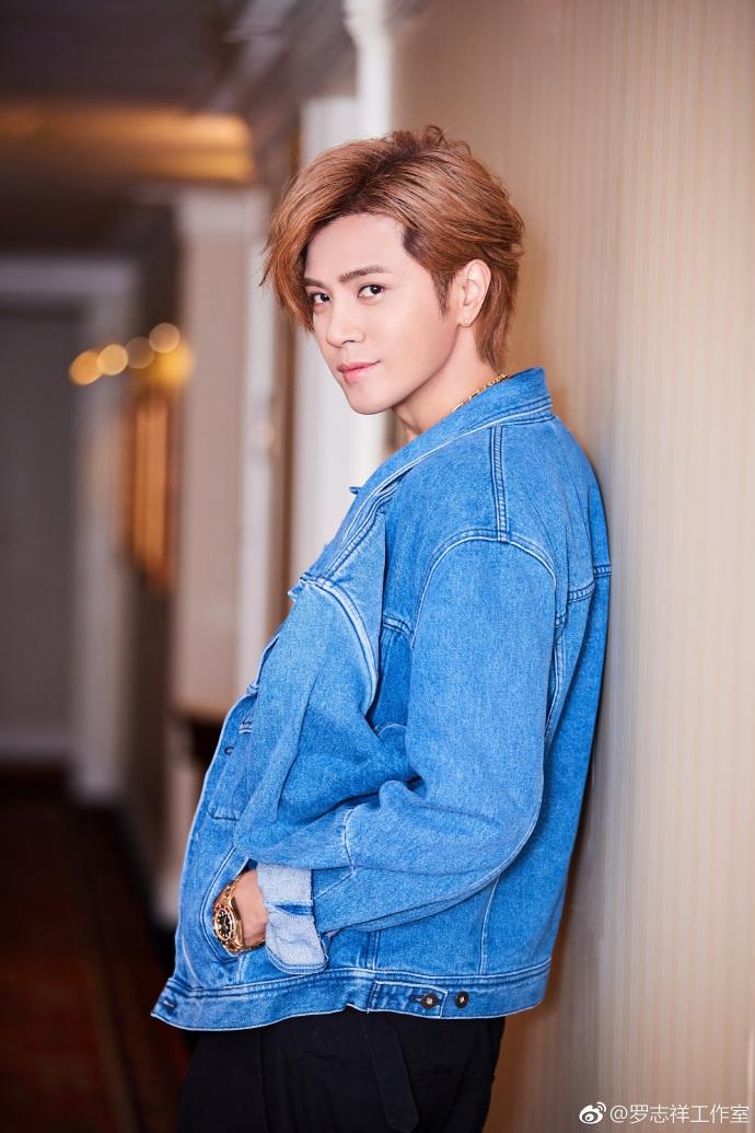 中年罗志祥疯潮穿搭,帅气侧颜引爆眼球,气质金枪不倒男神依旧