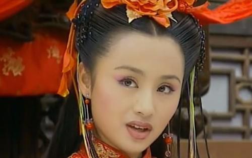 九岁县太爷曹颖的每个造型都离不开花花草草图五最有侠女范