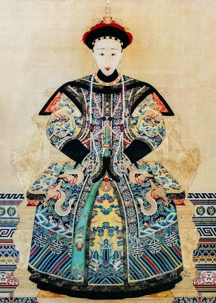 清朝12个皇帝的12个皇后标准像比较半天还是她最漂亮