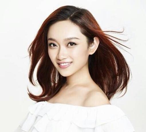 《还珠格格》杜老板王虹,被观众骂而息影20年,如今过得让人心疼