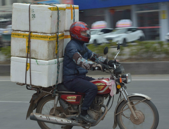 实拍90年代回家返乡的摩托车现状你能认出几辆