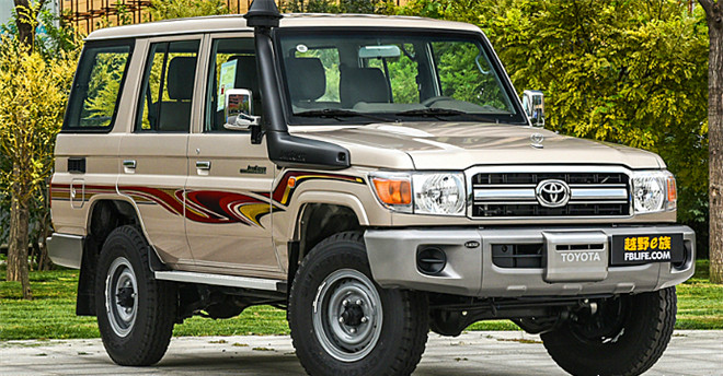 的背景下,lc76集成了lc系列偏重越野最鼎盛时期的纯机械部件前后硬桥