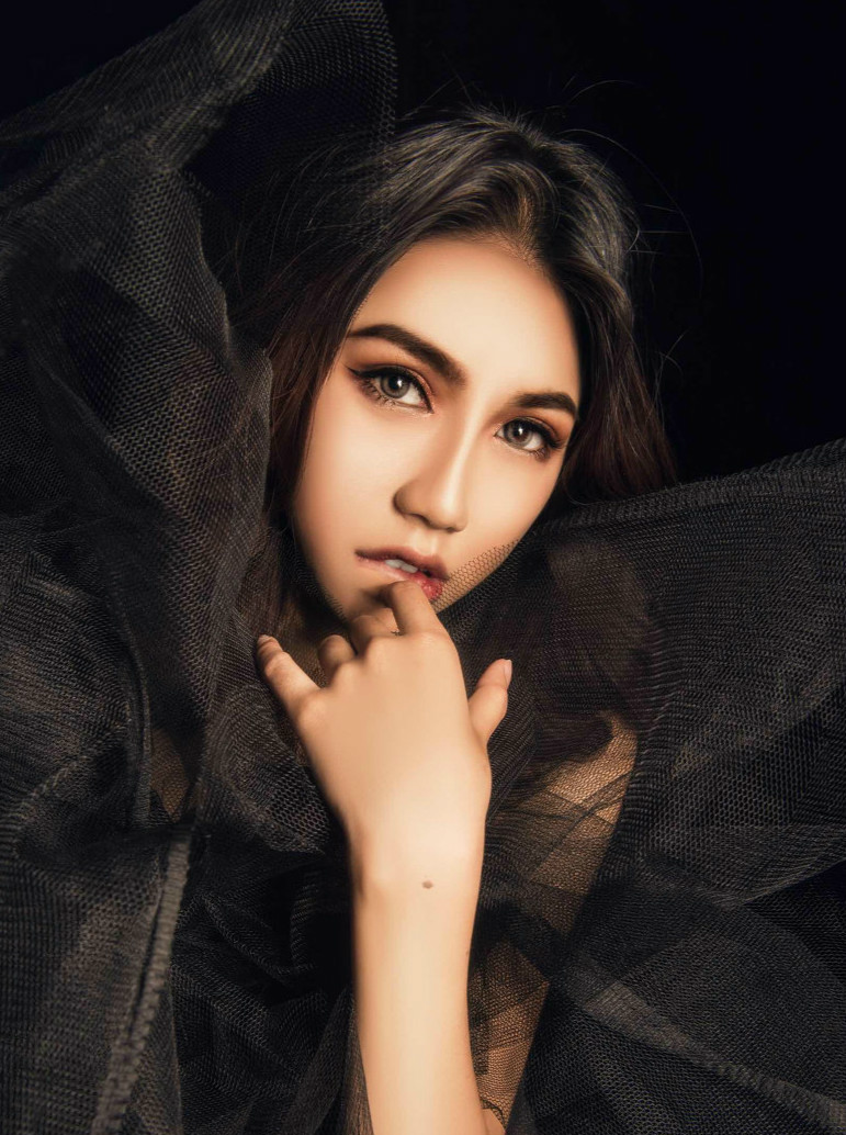 美图摄影,神秘魅惑的黑色感性女孩俏丽写真